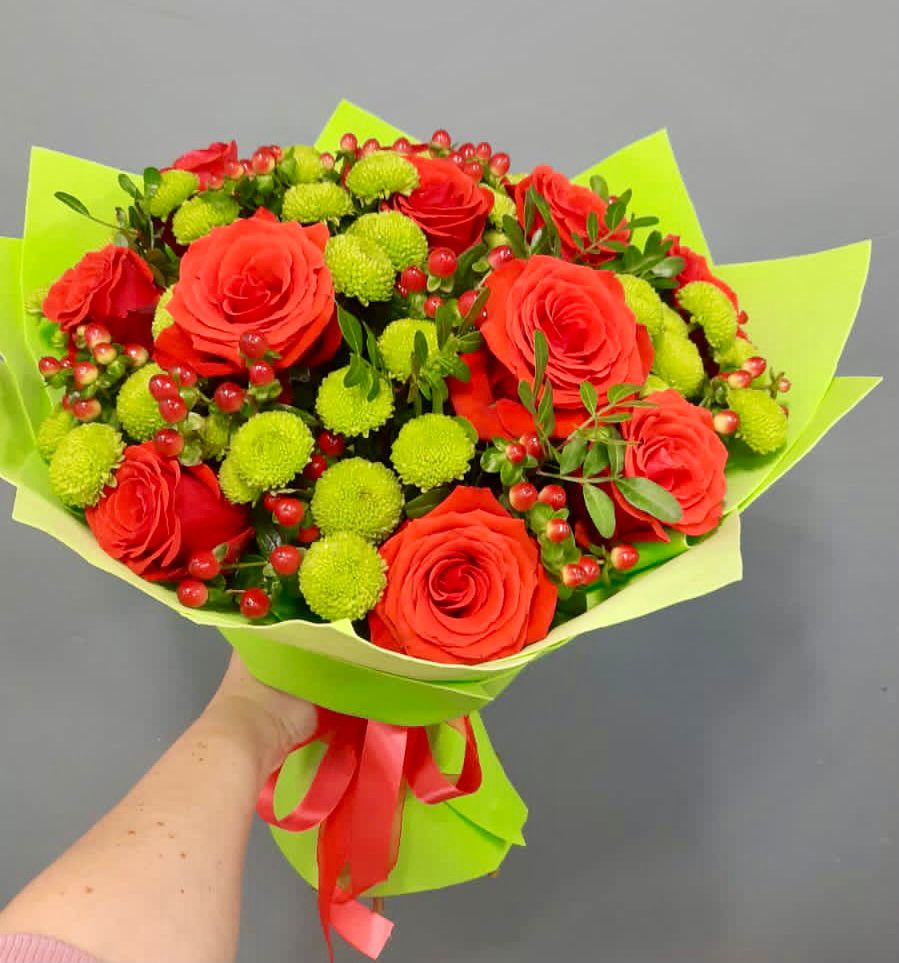 Букет цветов из: Хризантемы и Розы в Тазовском