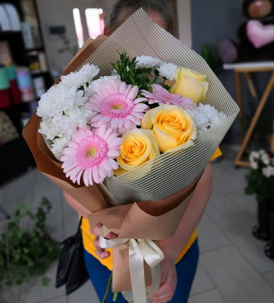 Букет цветов из: Герберы, Розы и Хризантемы в Тазовском