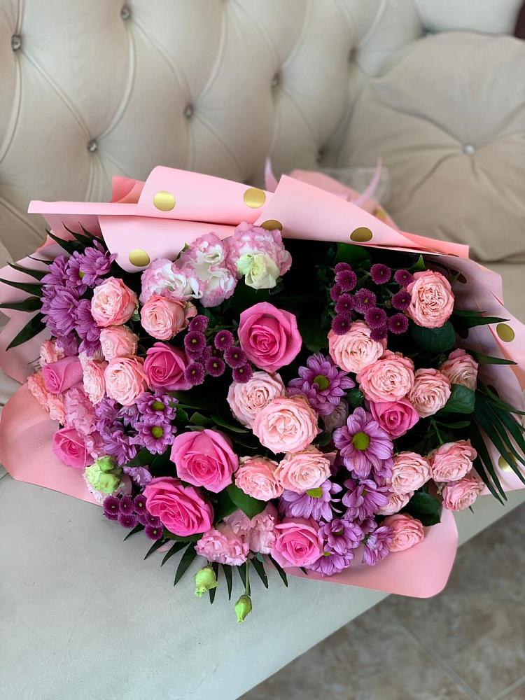 Букет цветов из: Хризантемы, Розы и Лизиантусы в Тазовском