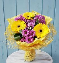 Букет цветов из:  Хризантемы и Герберы #REPLACE_PRED# Тазовском