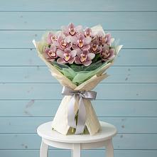 Букет цветов из:  Орхидеи и Розы #REPLACE_PRED# Тазовском