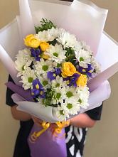Букет цветов из:  Ирисы, Хризантемы и Розы #REPLACE_PRED# Тазовском