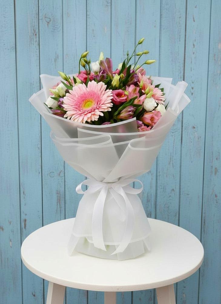 Букет цветов из: Герберы, Альстромерии и Лизиантусы в Тазовском