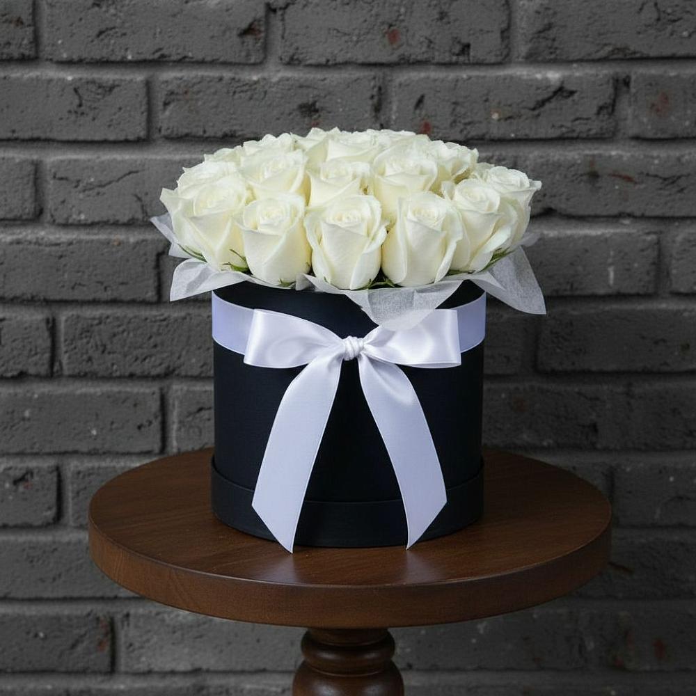 Цветочная композиция из Розы в шляпной коробке в Тазовском