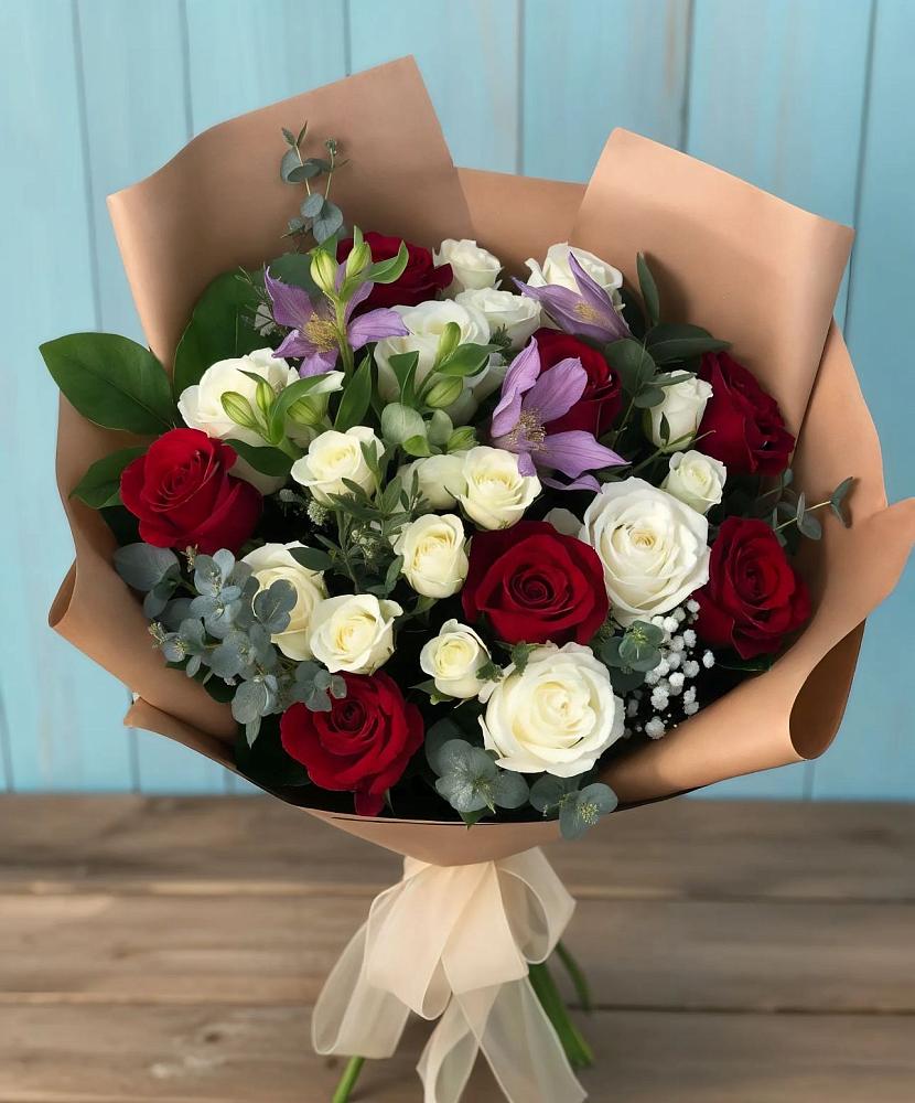 Букет цветов из: Розы и Альстромерии в Тазовском