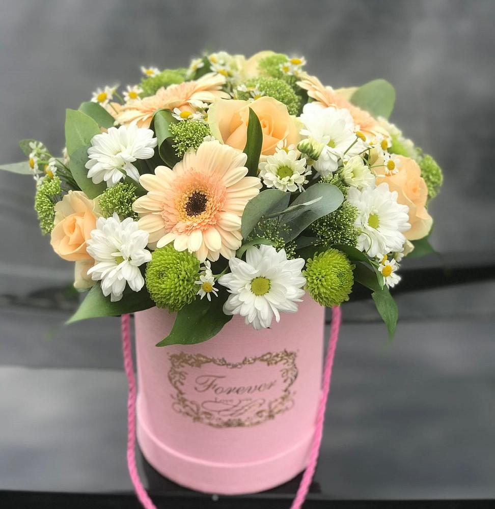 Цветочная композиция из Розы, Герберы и Хризантемы в шляпной коробке в Тазовском