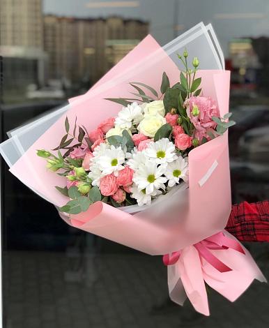 Букет цветов из: Розы, Лизиантусы и Хризантемы в Тазовском