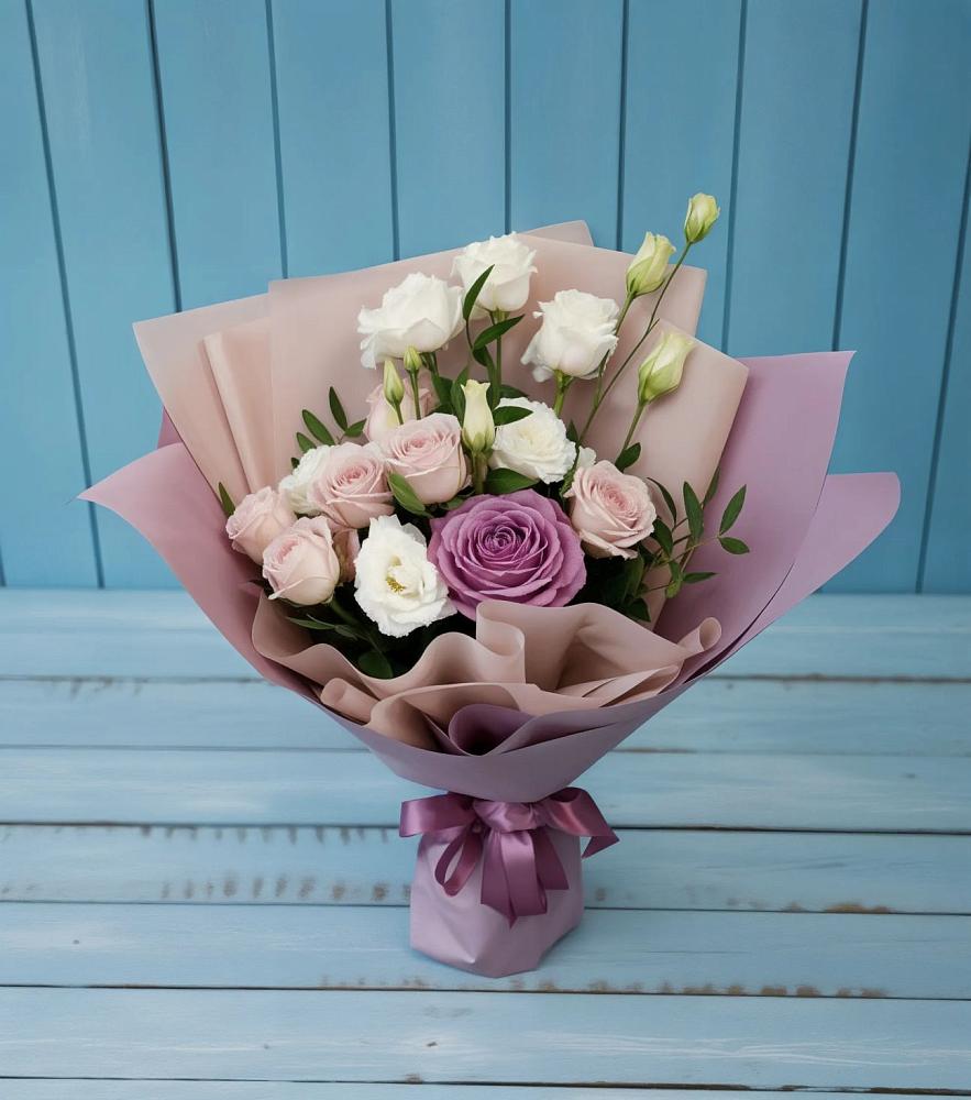 Букет цветов из: Розы и Лизиантусы в Тазовском